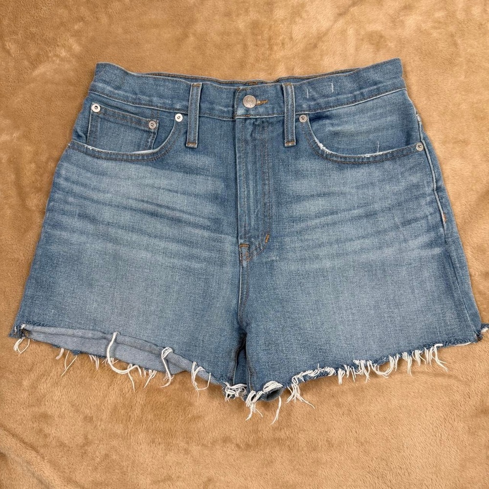 Madewell The Perfect Jean Short medium blue denim in size 28